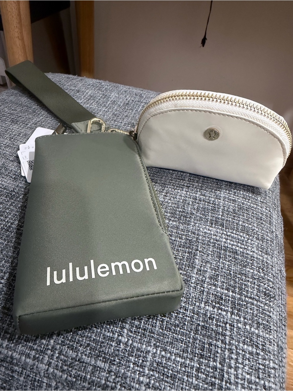 lululemon athletica Olive Green and Cream Double Pouch Wristlet with Strap - Picture 7 of 8
